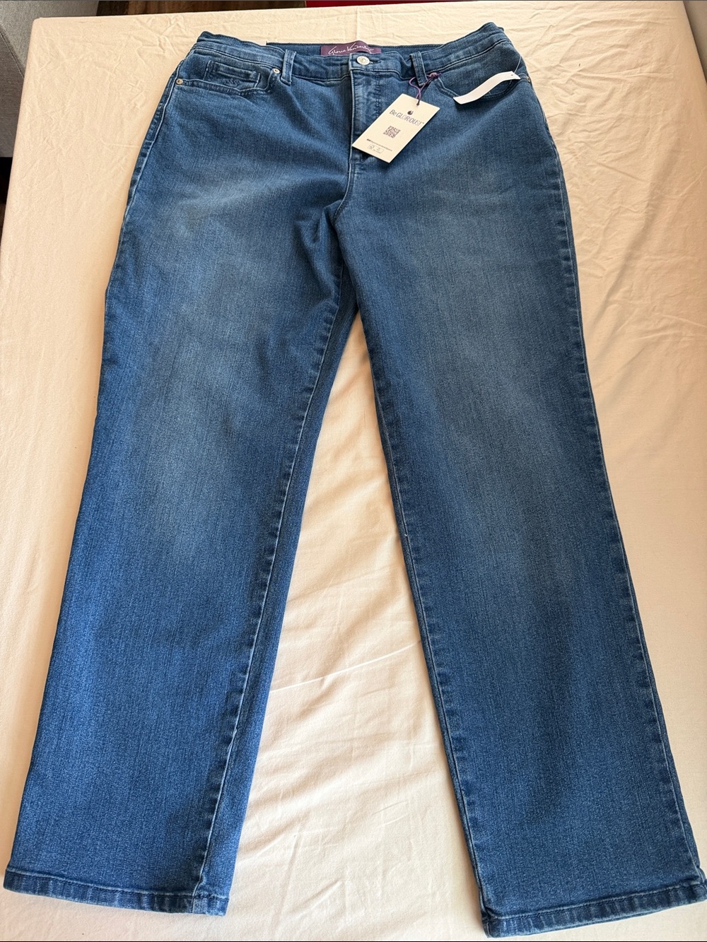 Gloria Vanderbilt Straight-Leg Jeans Short